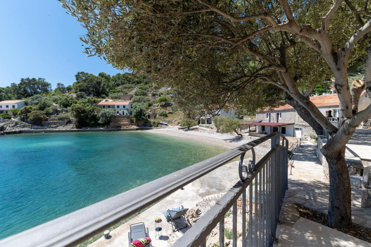 Seaside Cottage Maslina Gdinj Exterior foto